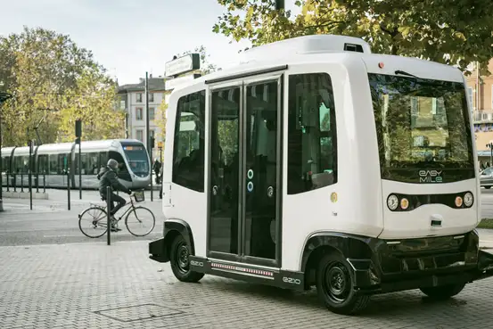 Ein weißer EVA-Shuttle. Bild: Easysmile
